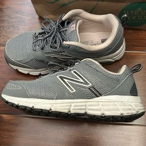 New Balance Women’s 430 Sneakers size: 7.5 Color: Gray/Pink *light wear